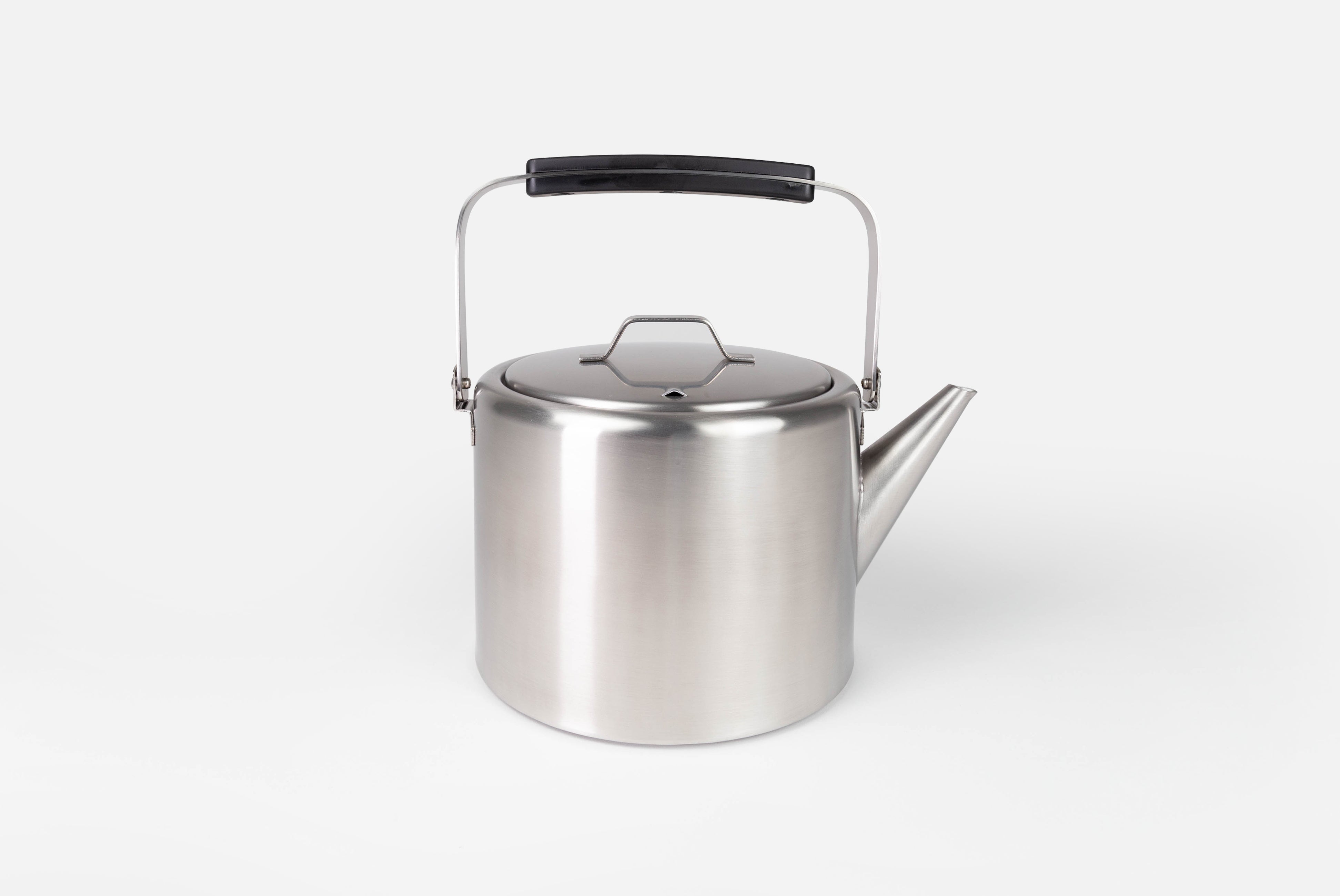 Aizawa Straight Kettle by Kobo Aizawa in stainless steel, shown from side angle on white background