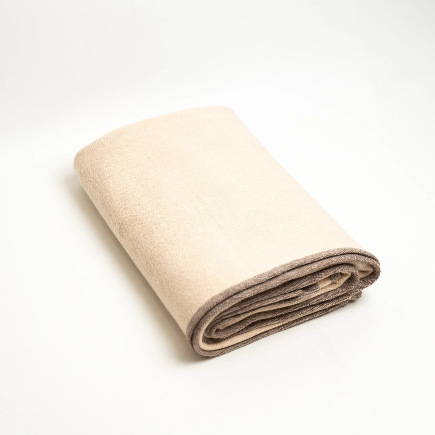 Campover Yak Wool Luxury Throw Blanket in Natural with Brown Border