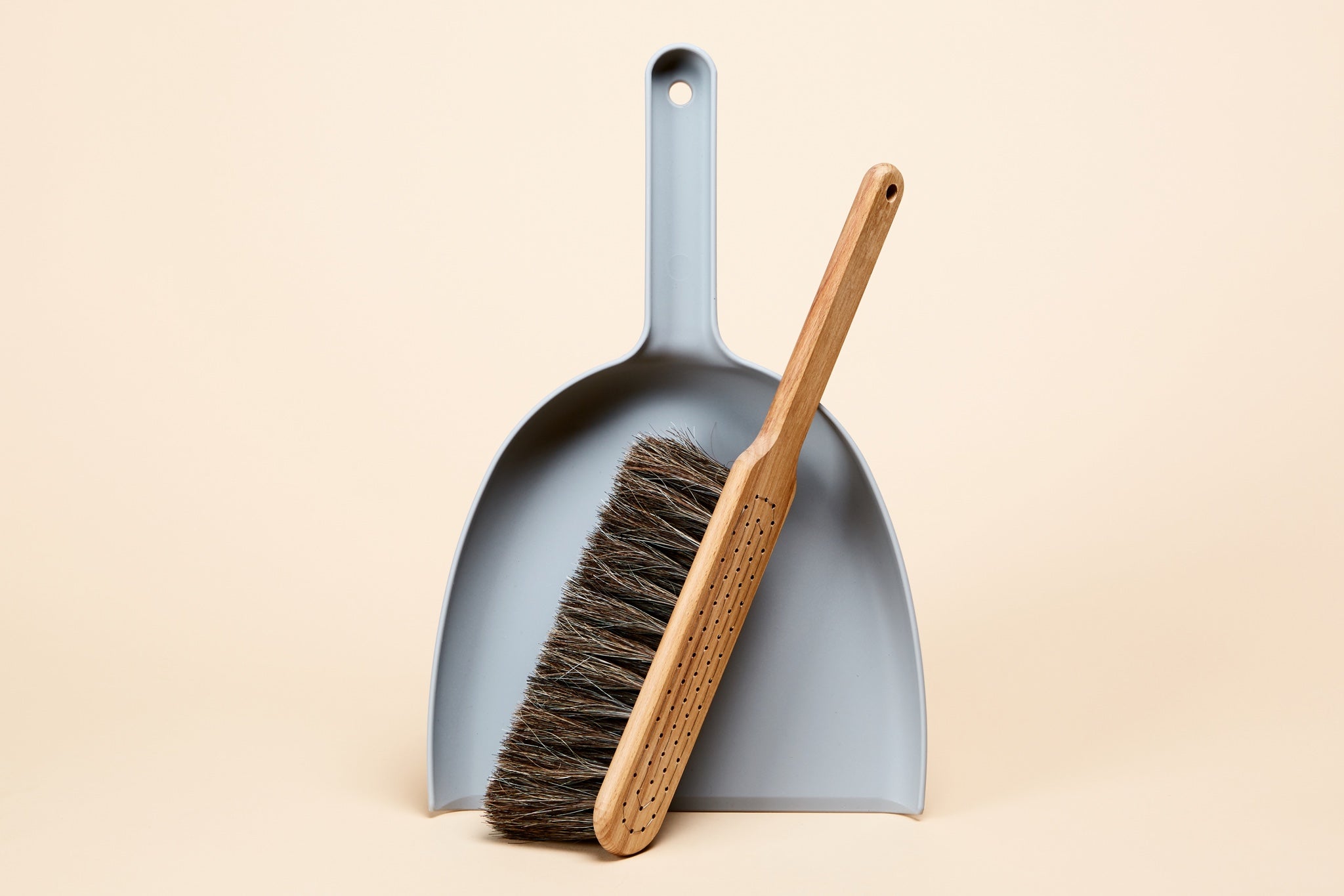 Iris Hantverk Dustpan & Brush Set product detail on light peach background