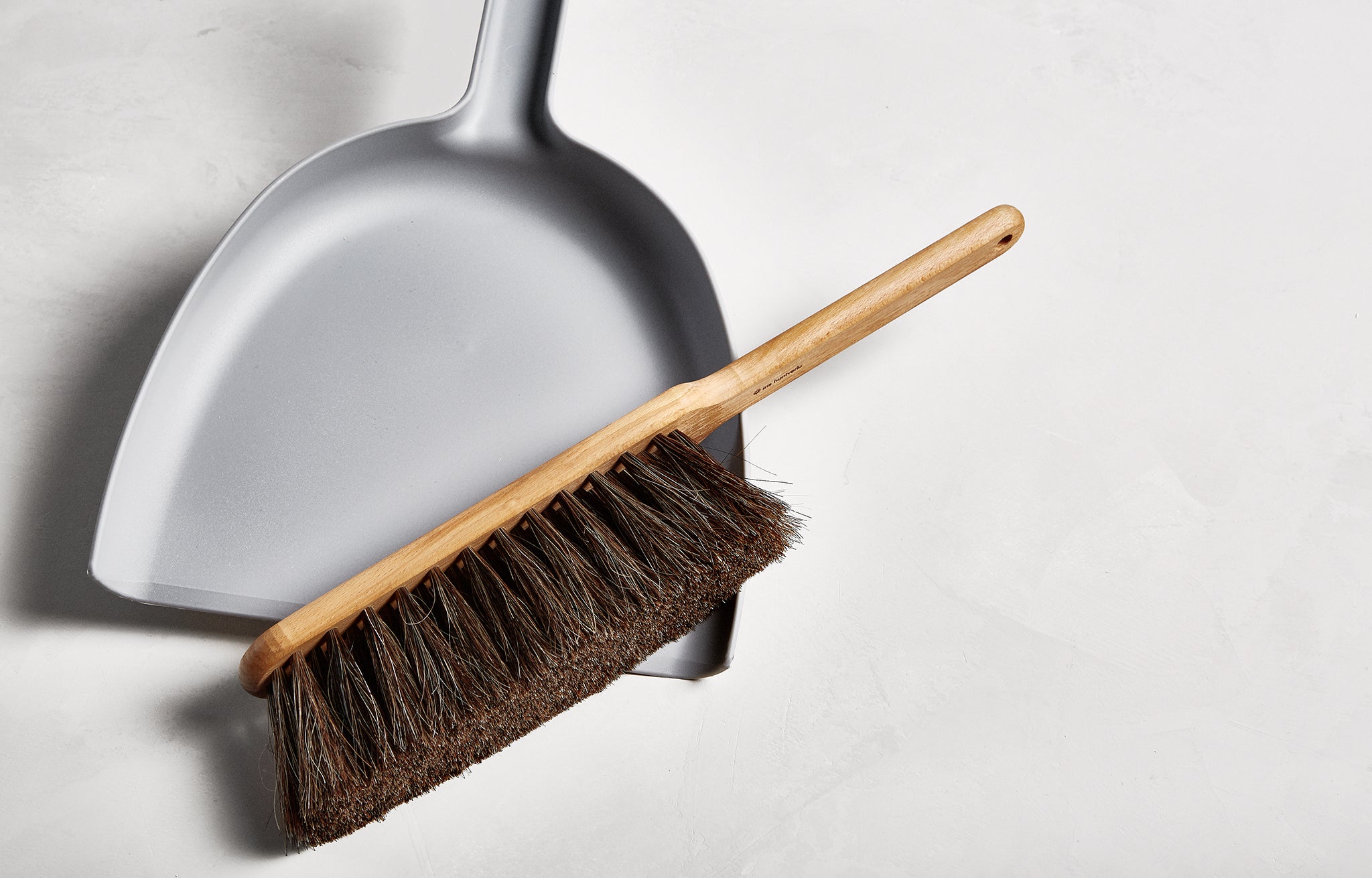 Iris Hantverk Dustpan & Brush Set product detail on light gray background