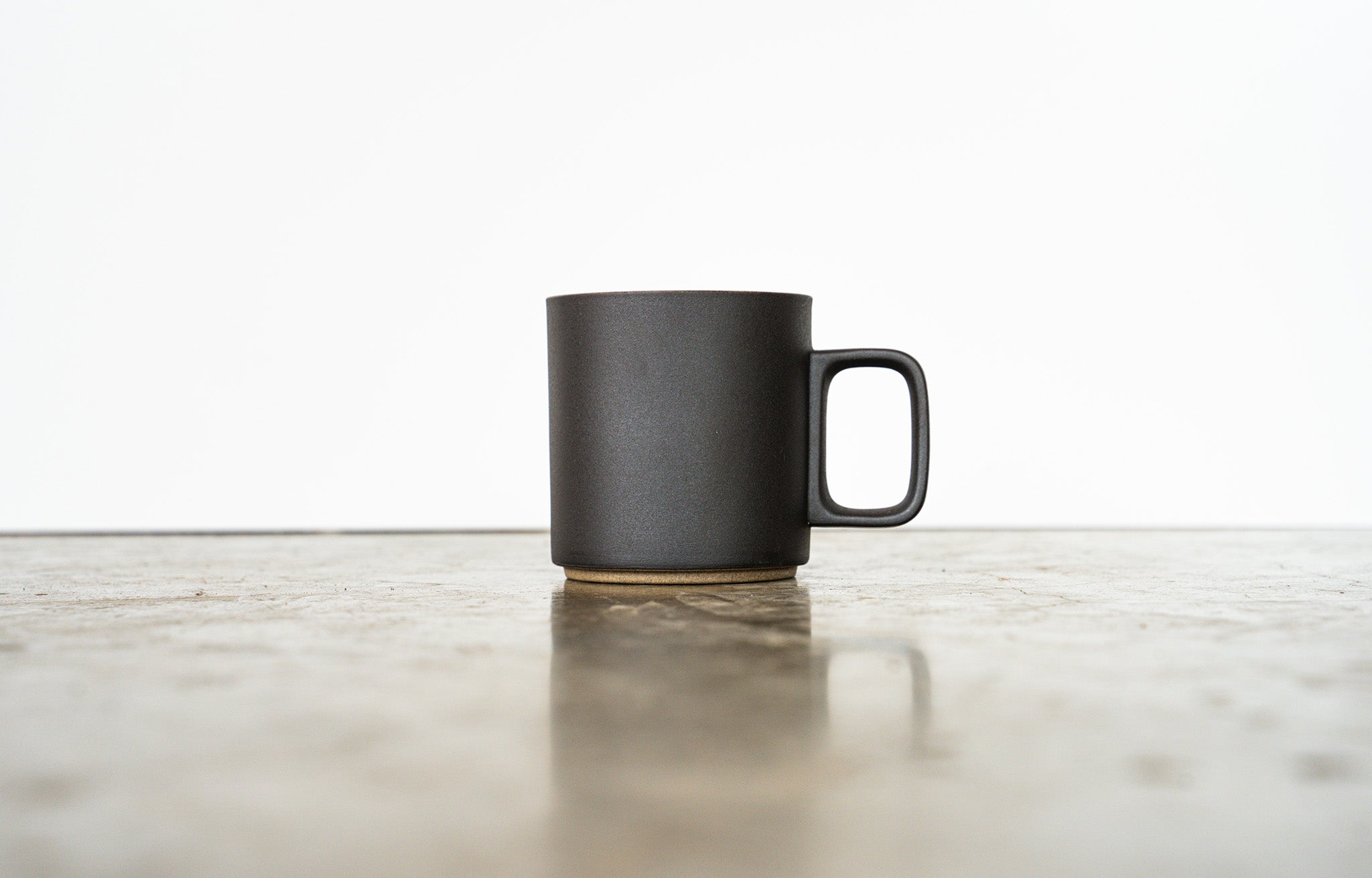 Medium Size Hasami Mug in Matte Black