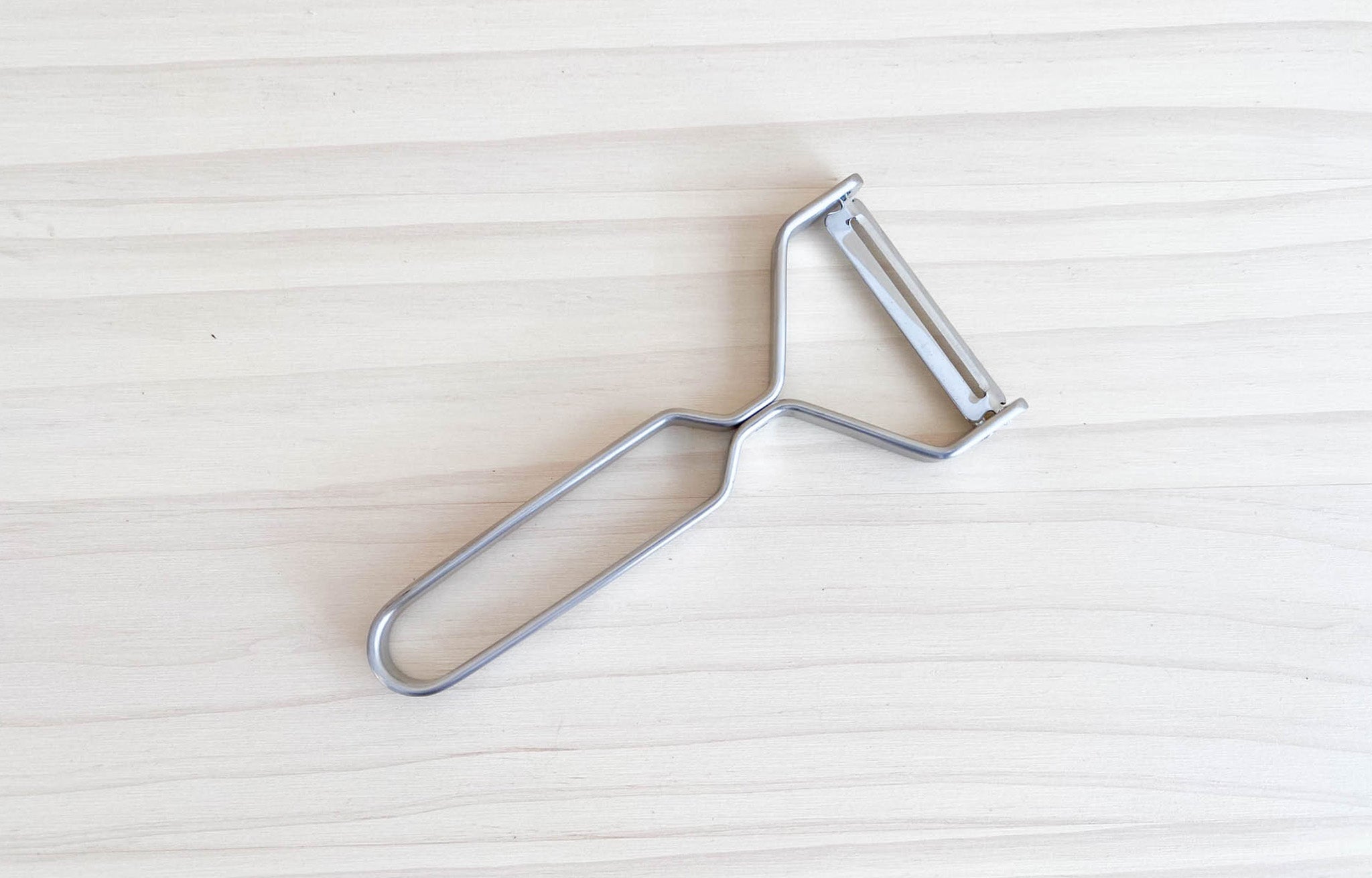 Stainless Peeler | lifestyle