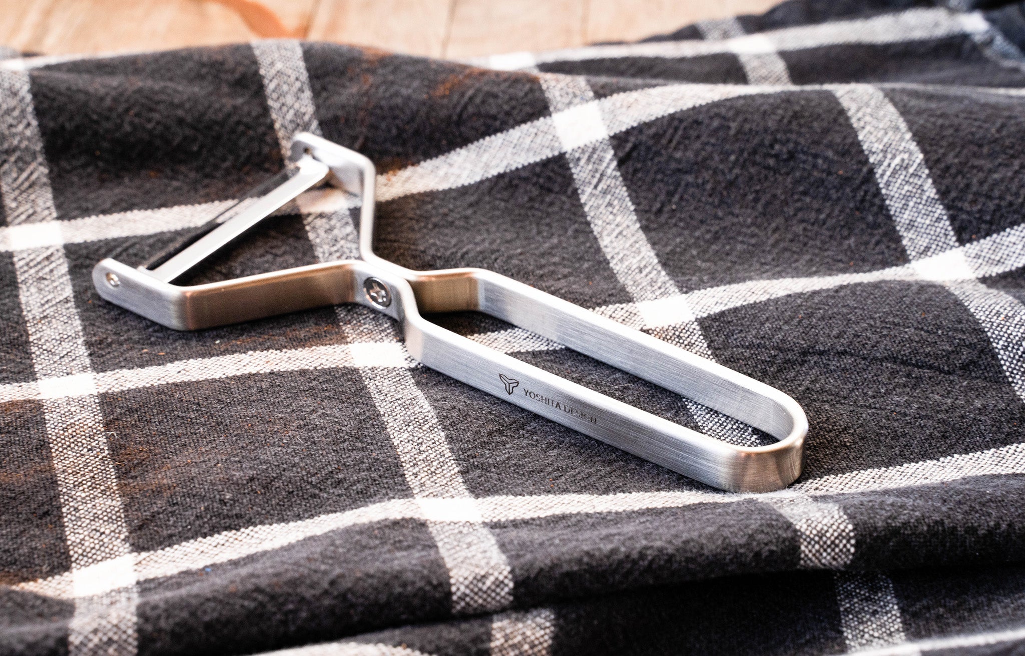 Stainless Peeler | lifestyle