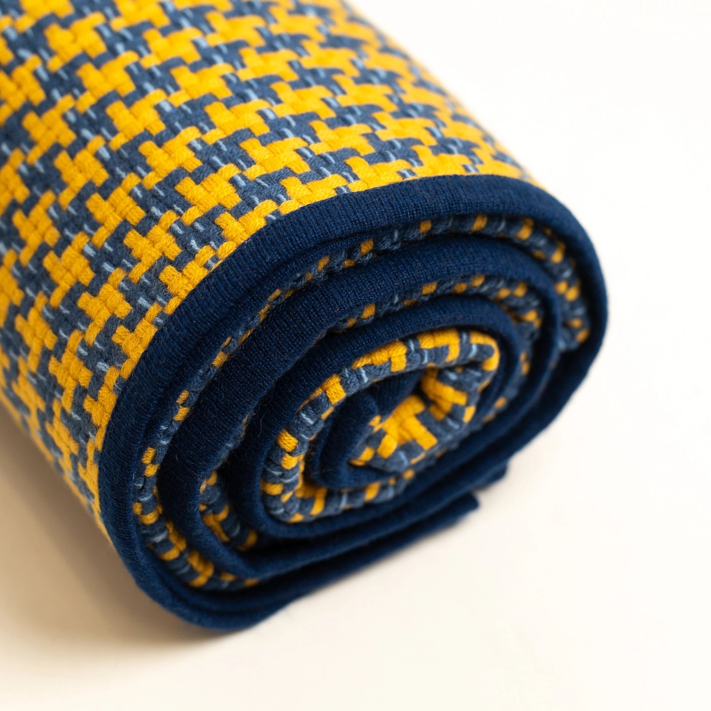 Cashmere Houndstooth Throw Blanket