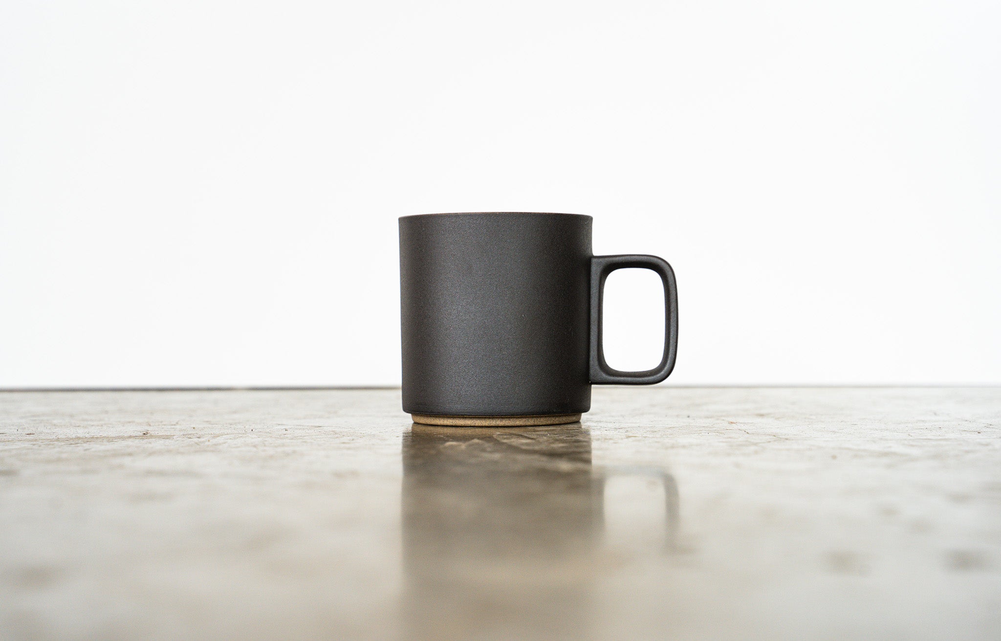 Medium Size Hasami Mug in Matte Black | lifestyle