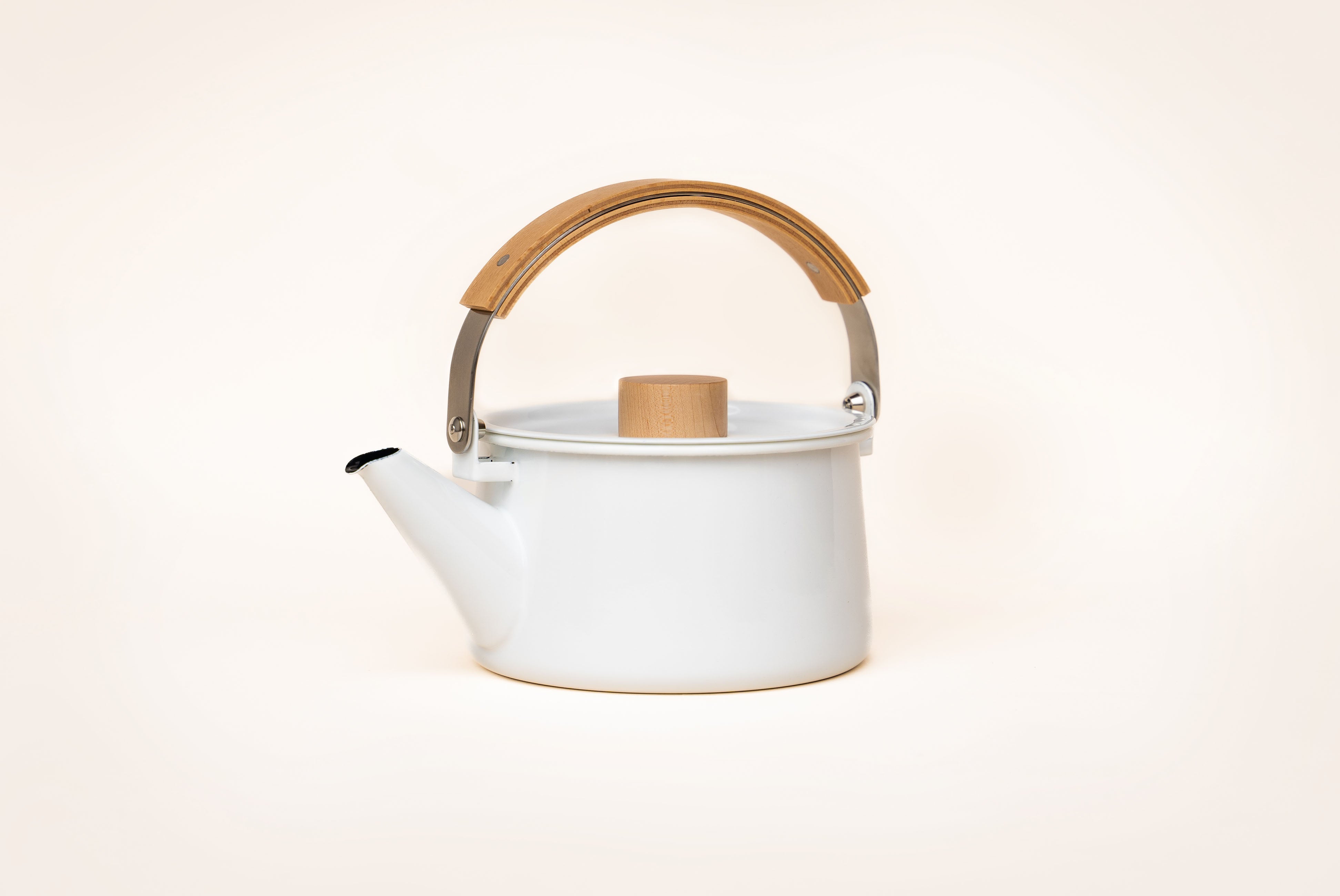 Japanese Tea Kettle with Maple Handle | product detail